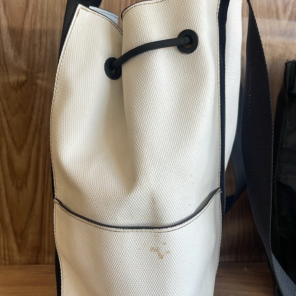 Pre-owned lululemon White and Black Women's Backpack - Picture 7 of 16
